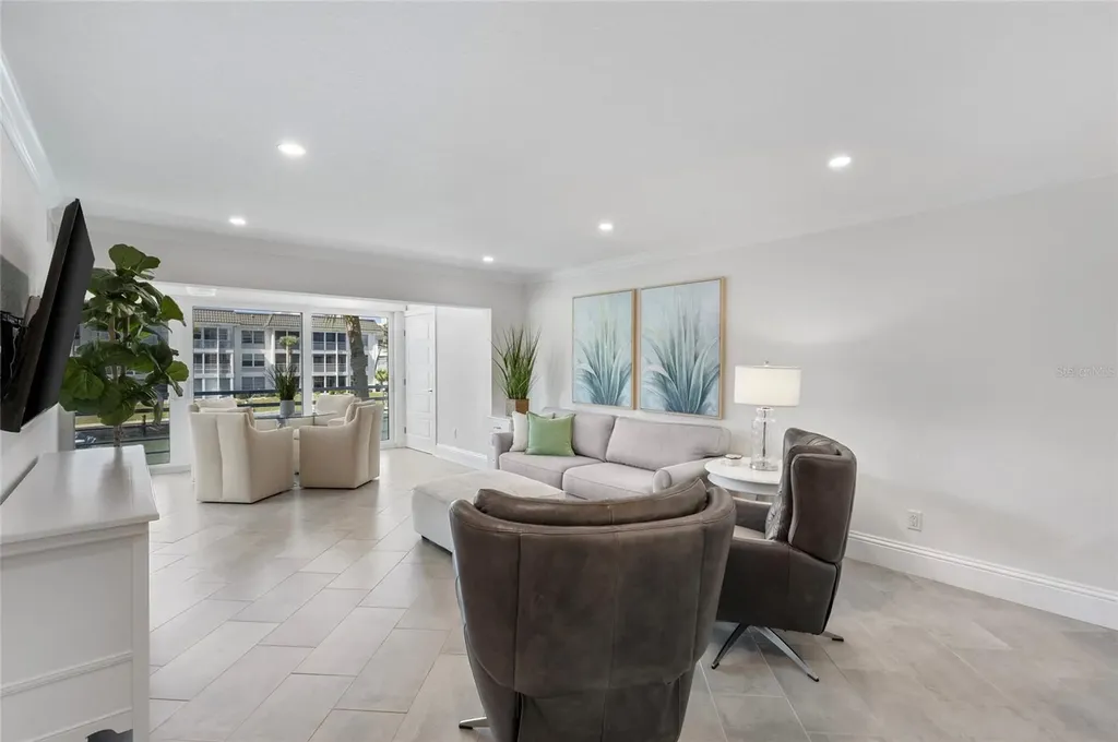 4390 Exeter Drive Longboat Key FL 34228