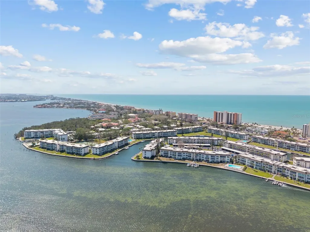 4390 Exeter Drive Longboat Key FL 34228