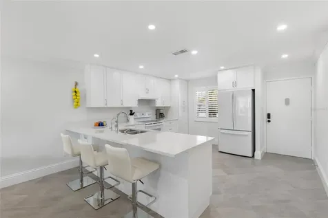 4390 Exeter Drive Longboat Key FL 34228