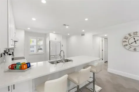 4390 Exeter Drive Longboat Key FL 34228