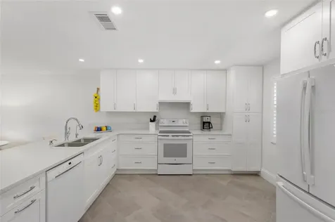 4390 Exeter Drive Longboat Key FL 34228