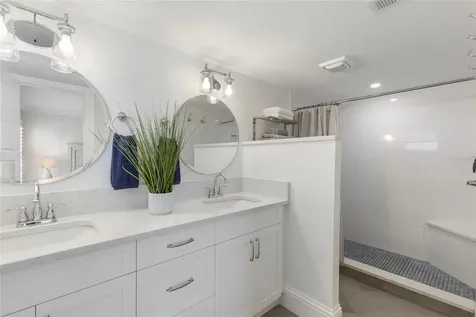 4390 Exeter Drive Longboat Key FL 34228
