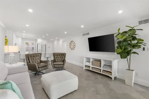 4390 Exeter Drive Longboat Key FL 34228