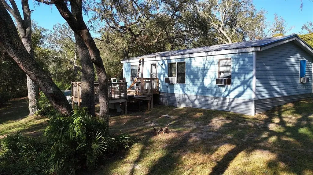 8735 Cr 631a Bushnell FL 33513