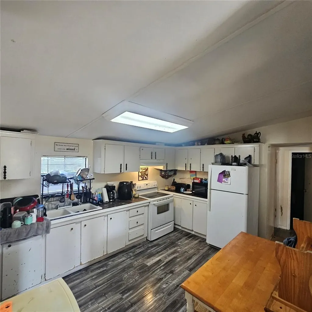 8735 Cr 631a Bushnell FL 33513