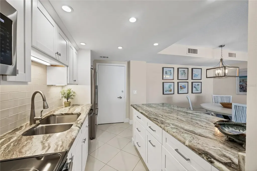 1212 Benjamin Franklin Drive Sarasota FL 34236