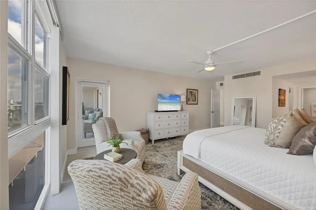 1212 Benjamin Franklin Drive Sarasota FL 34236