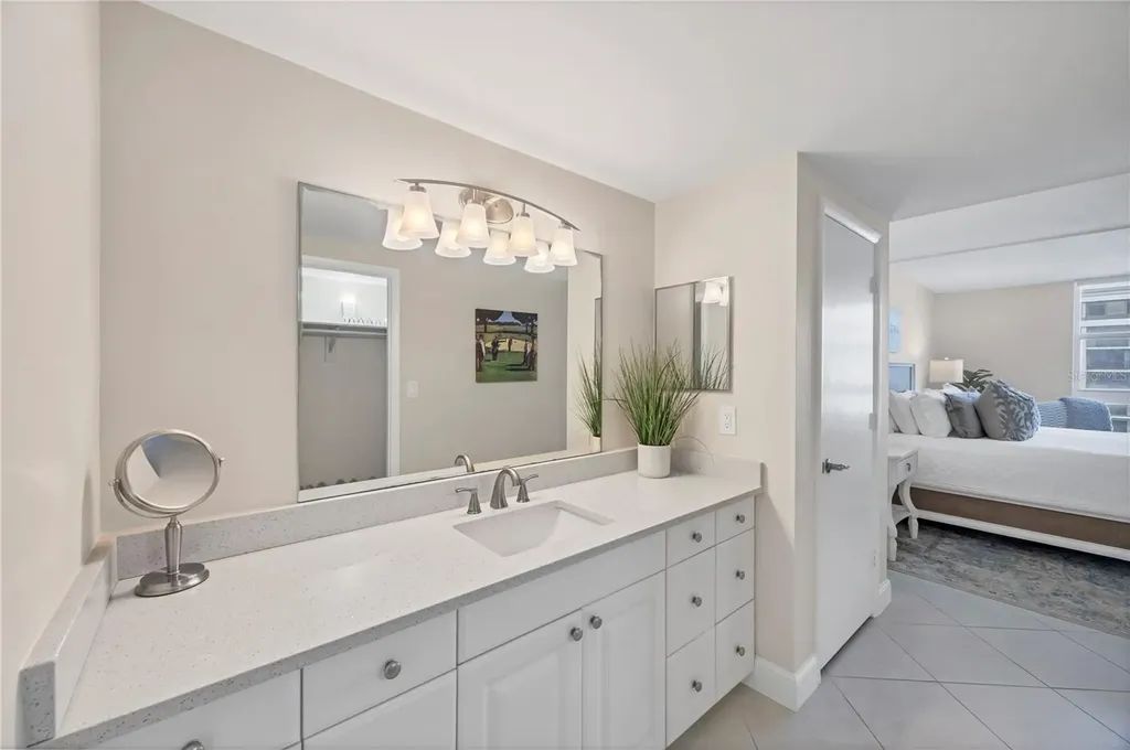 1212 Benjamin Franklin Drive Sarasota FL 34236