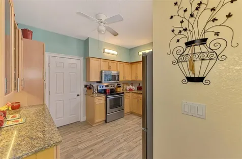 6546 Fairway Gardens Drive Bradenton FL 34203