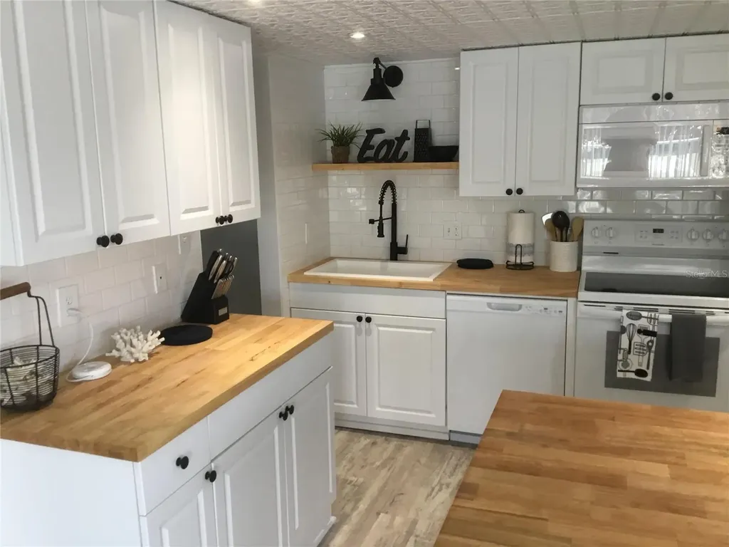 1571 S Atlantic Avenue New Smyrna Beach FL 32169