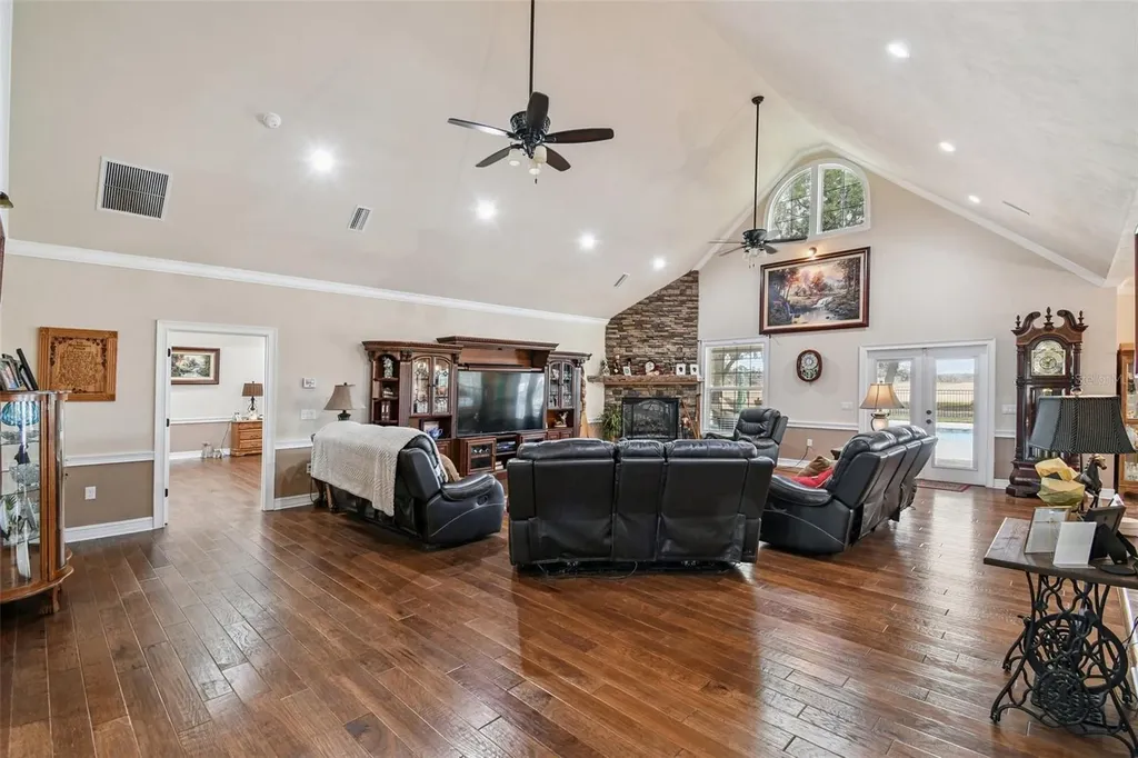 4107 SW State Road 45 Newberry FL 32669