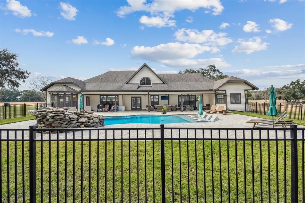4107 SW State Road 45 Newberry FL 32669