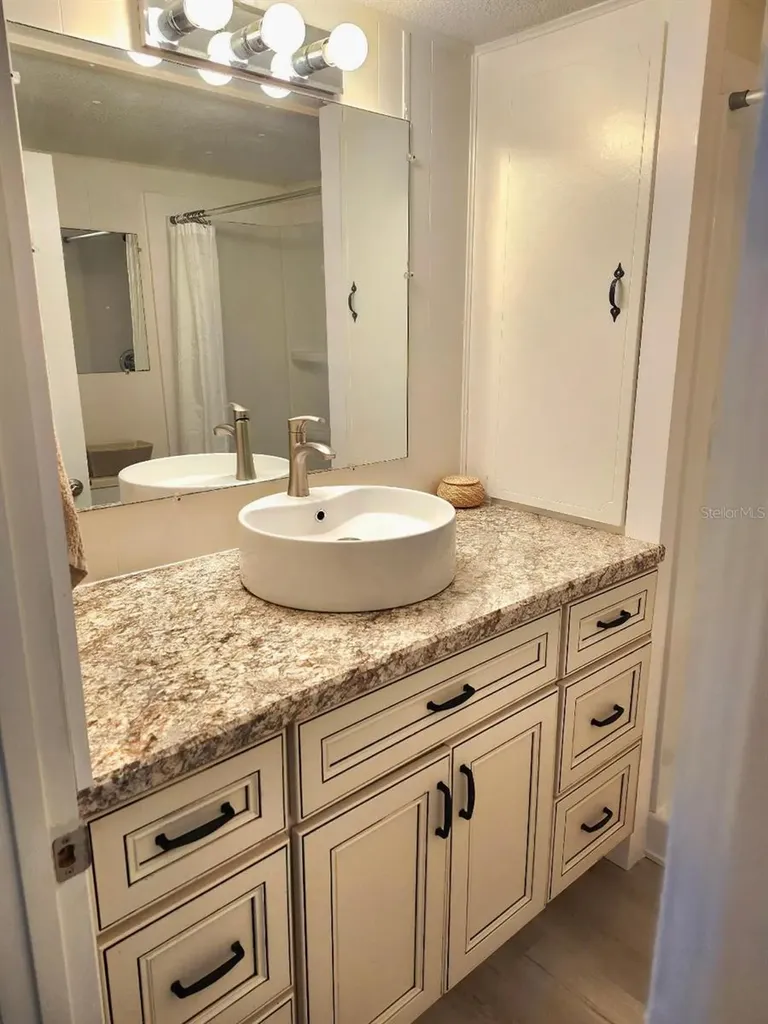 6505 Kansas Street Bradenton FL 34207