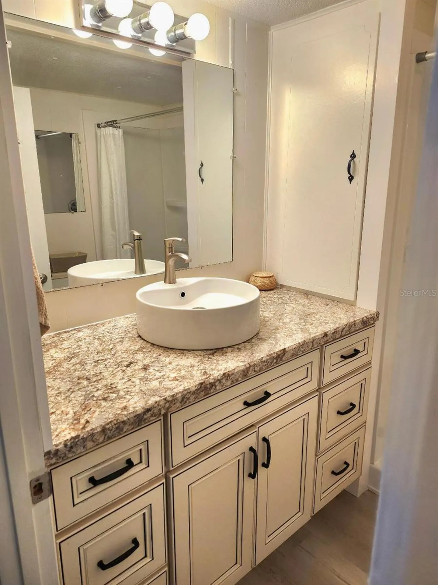 6505 Kansas Street Bradenton FL 34207