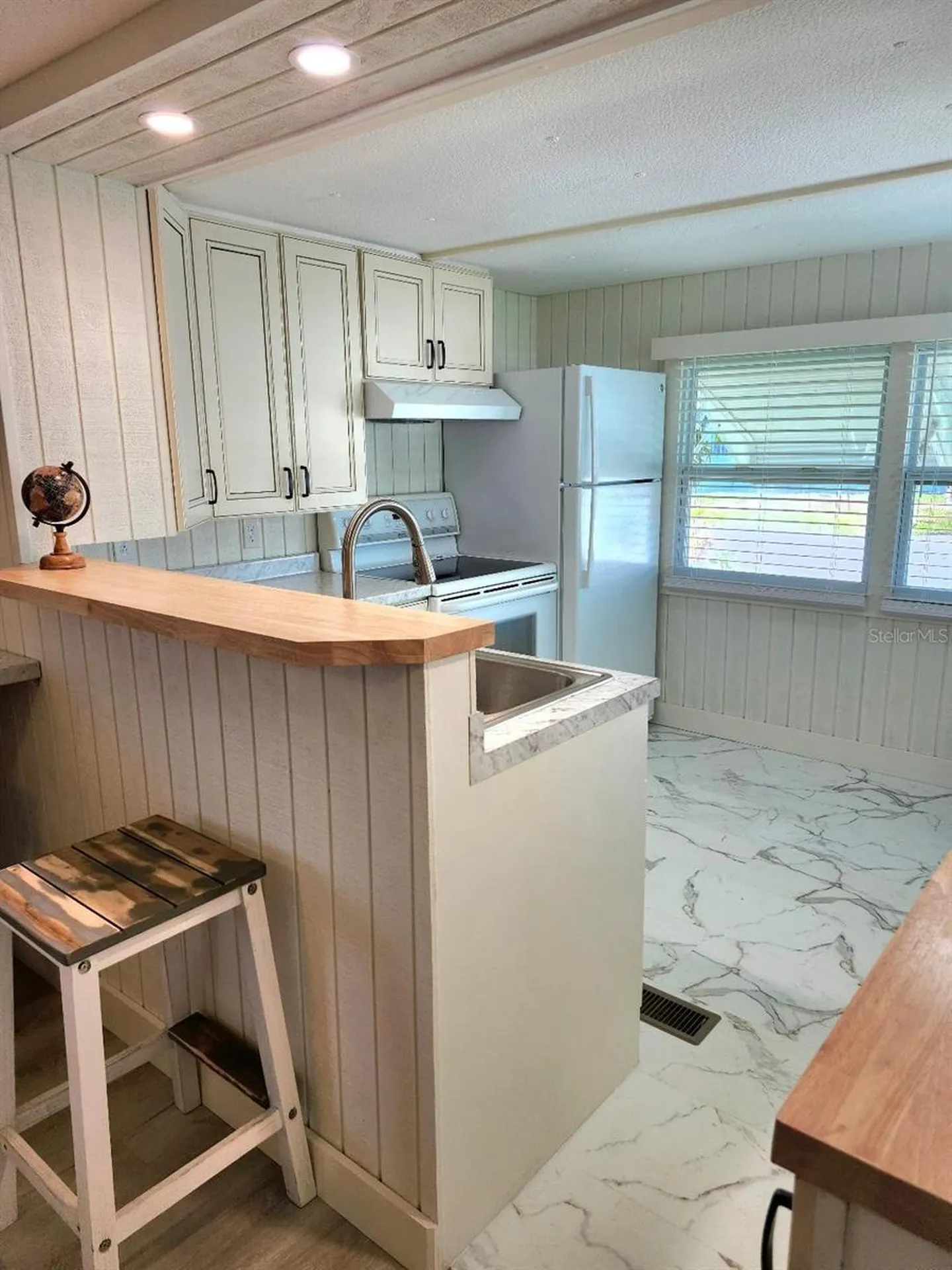 6505 Kansas Street Bradenton FL 34207