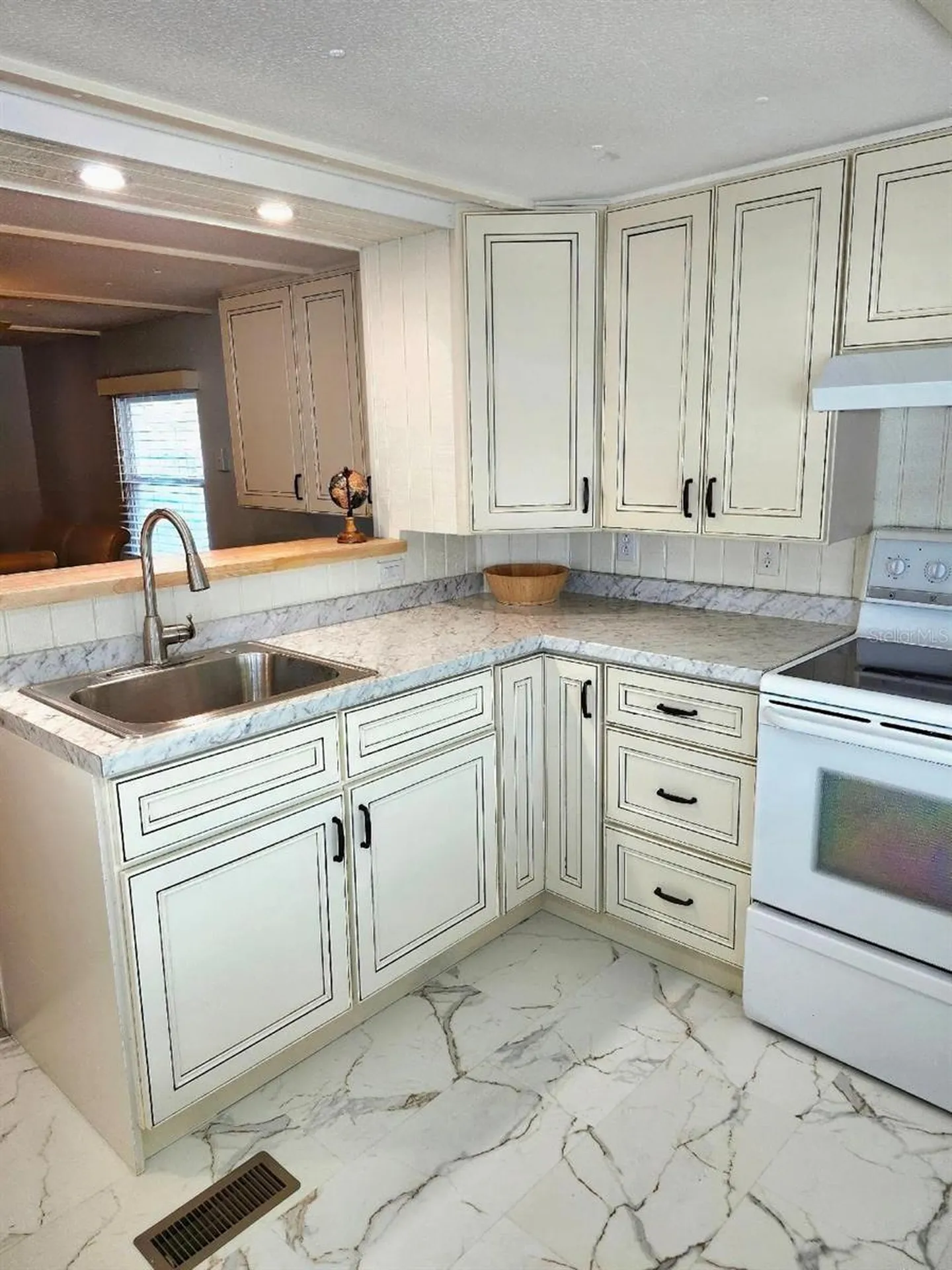6505 Kansas Street Bradenton FL 34207