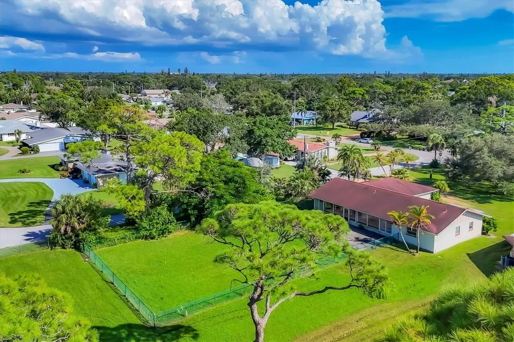 4704 18th Avenue W Bradenton FL 34209