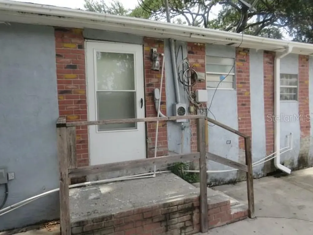 1785 42nd Street S St Petersburg FL 33711