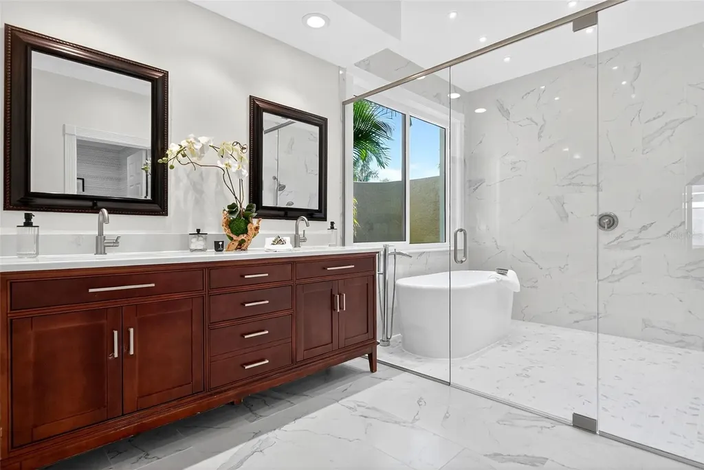 3488 Mistletoe Lane Longboat Key FL 34228