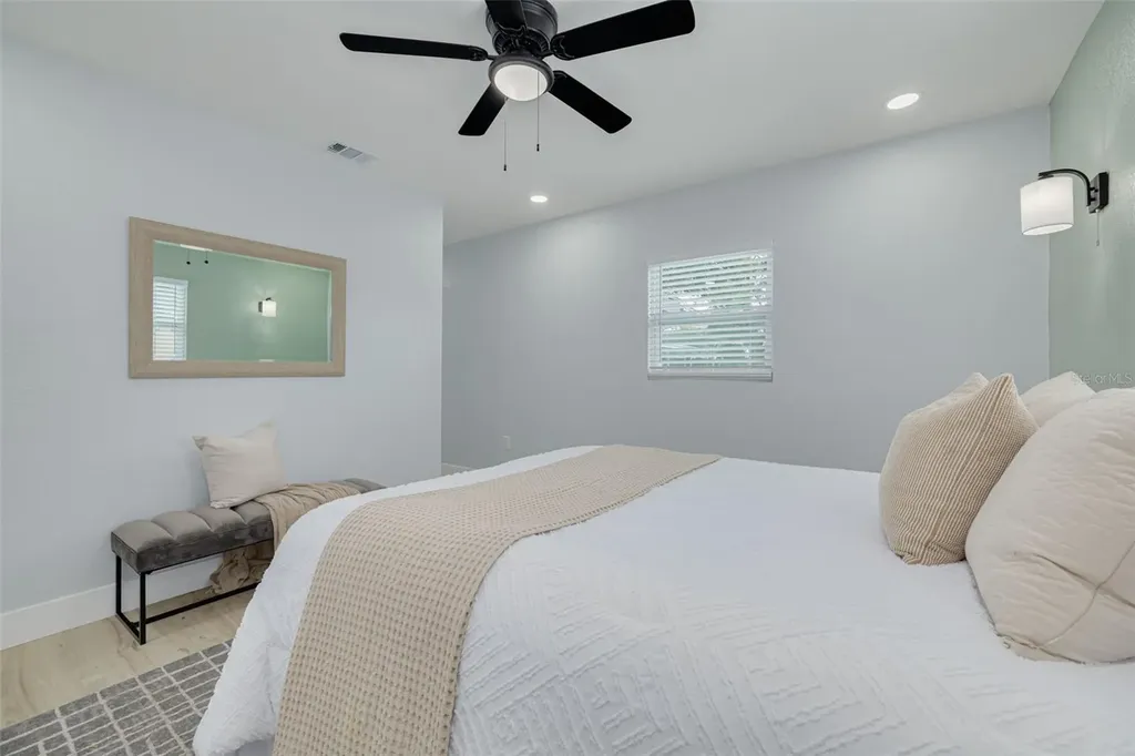 4954 2nd Avenue N St Petersburg FL 33710