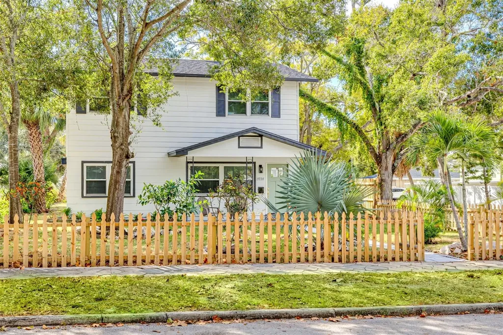 4954 2nd Avenue N St Petersburg FL 33710