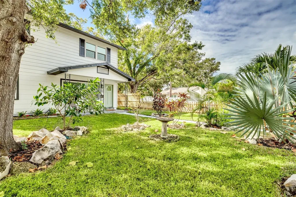4954 2nd Avenue N St Petersburg FL 33710