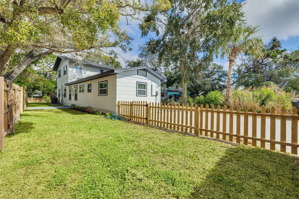 4954 2nd Avenue N St Petersburg FL 33710
