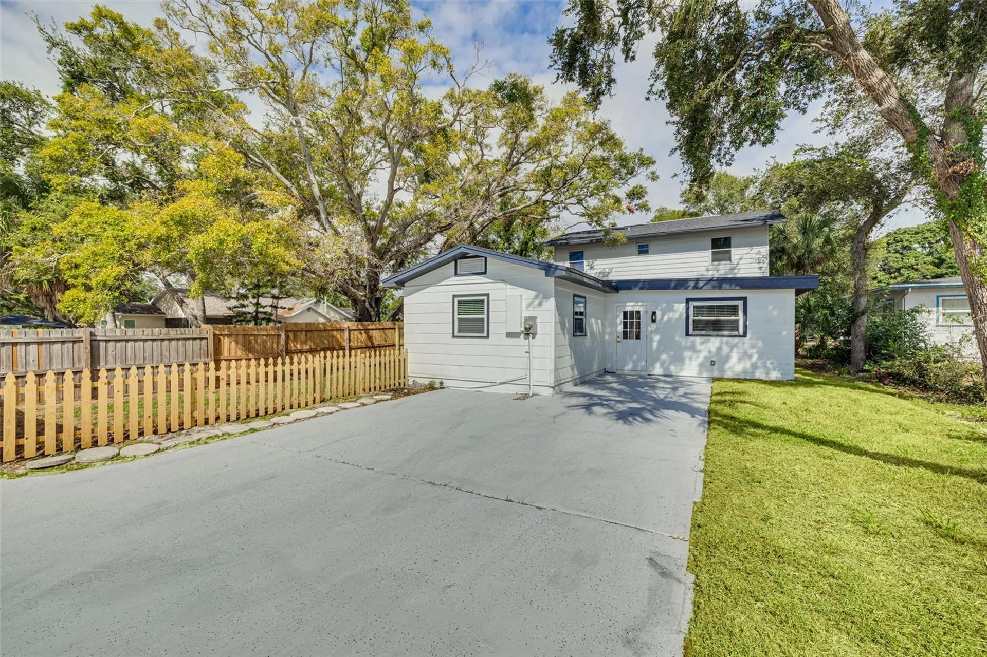 4954 2nd Avenue N St Petersburg FL 33710