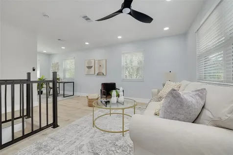 4954 2nd Avenue N St Petersburg FL 33710