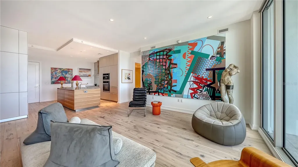 111 S Pineapple Avenue Sarasota FL 34236