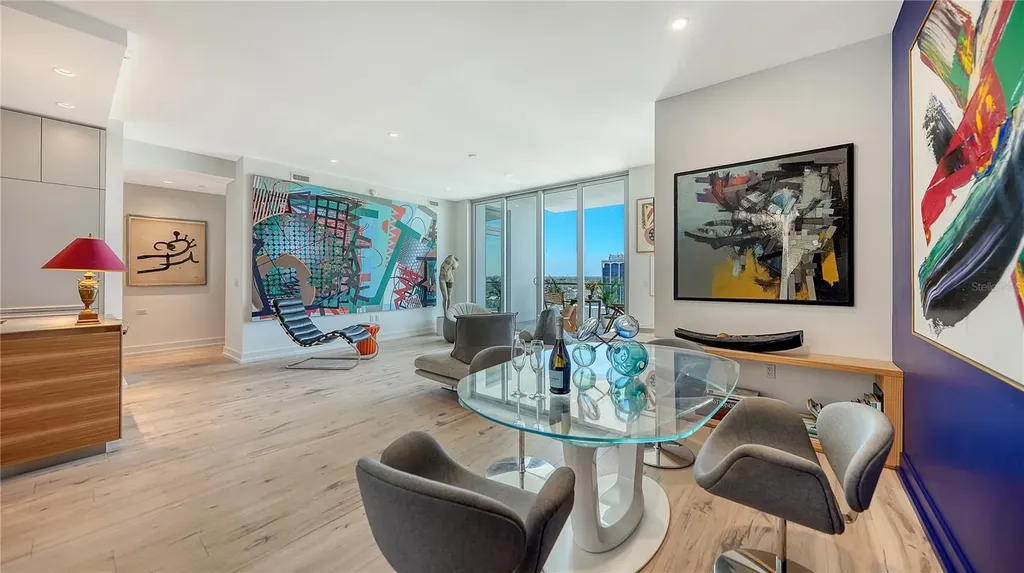 111 S Pineapple Avenue Sarasota FL 34236