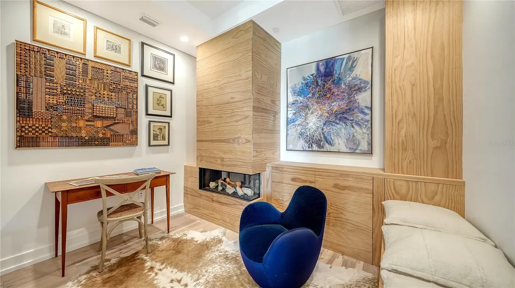 111 S Pineapple Avenue Sarasota FL 34236