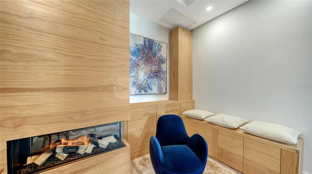 111 S Pineapple Avenue Sarasota FL 34236