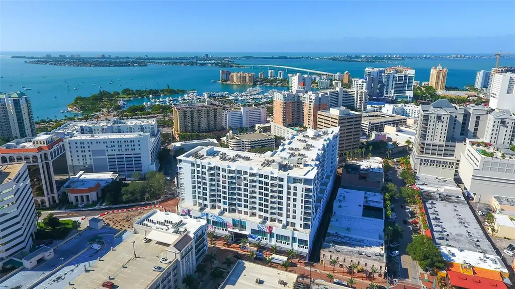 111 S Pineapple Avenue Sarasota FL 34236