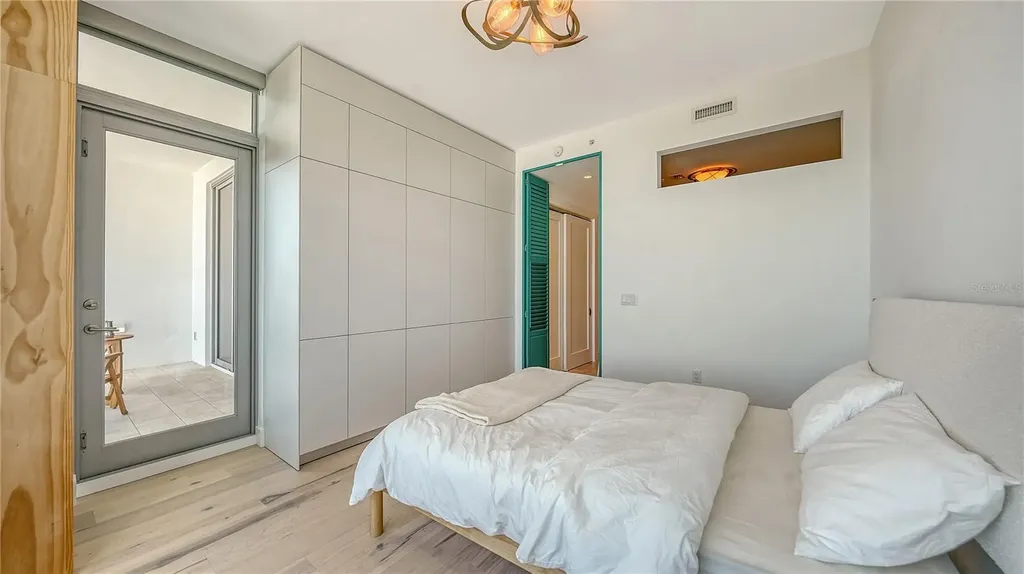 111 S Pineapple Avenue Sarasota FL 34236