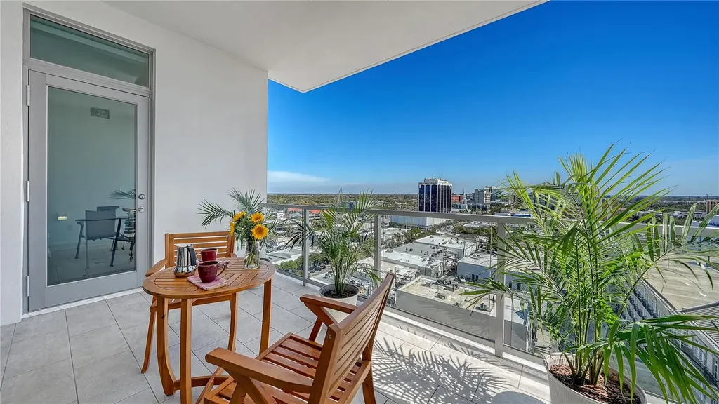 111 S Pineapple Avenue Sarasota FL 34236