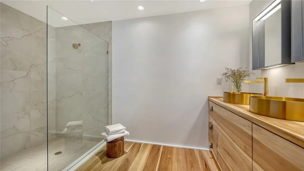 111 S Pineapple Avenue Sarasota FL 34236