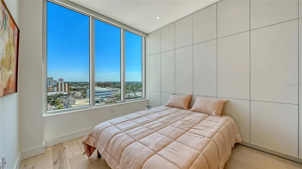 111 S Pineapple Avenue Sarasota FL 34236