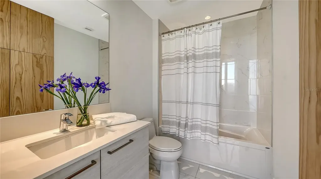 111 S Pineapple Avenue Sarasota FL 34236