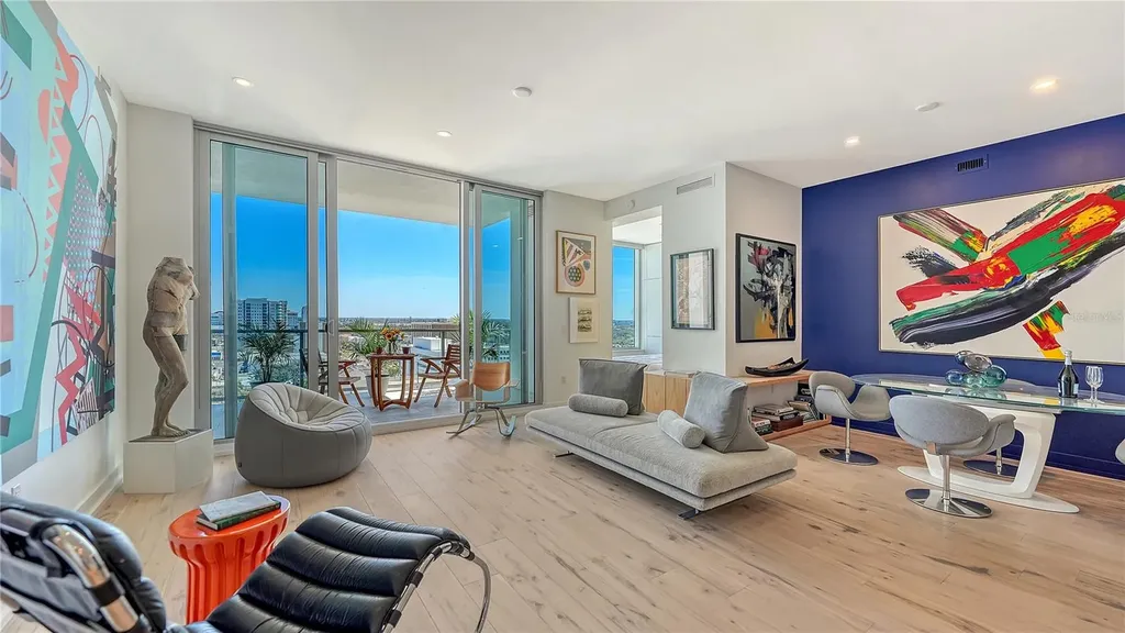 111 S Pineapple Avenue Sarasota FL 34236