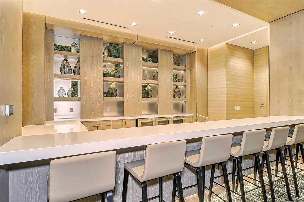 111 S Pineapple Avenue Sarasota FL 34236