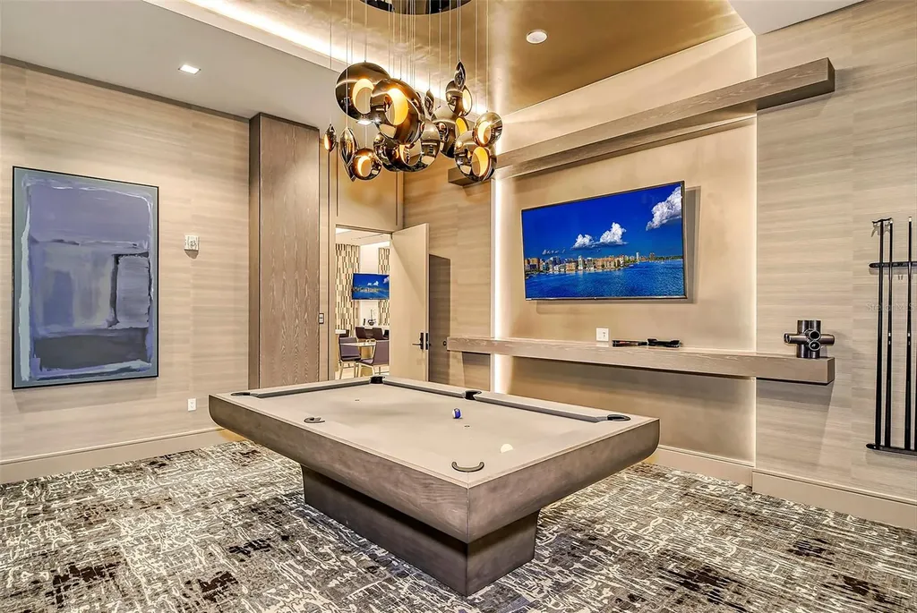 111 S Pineapple Avenue Sarasota FL 34236