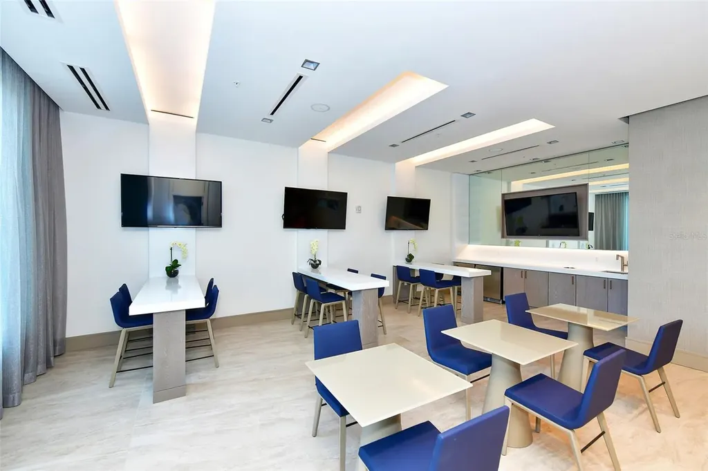 111 S Pineapple Avenue Sarasota FL 34236