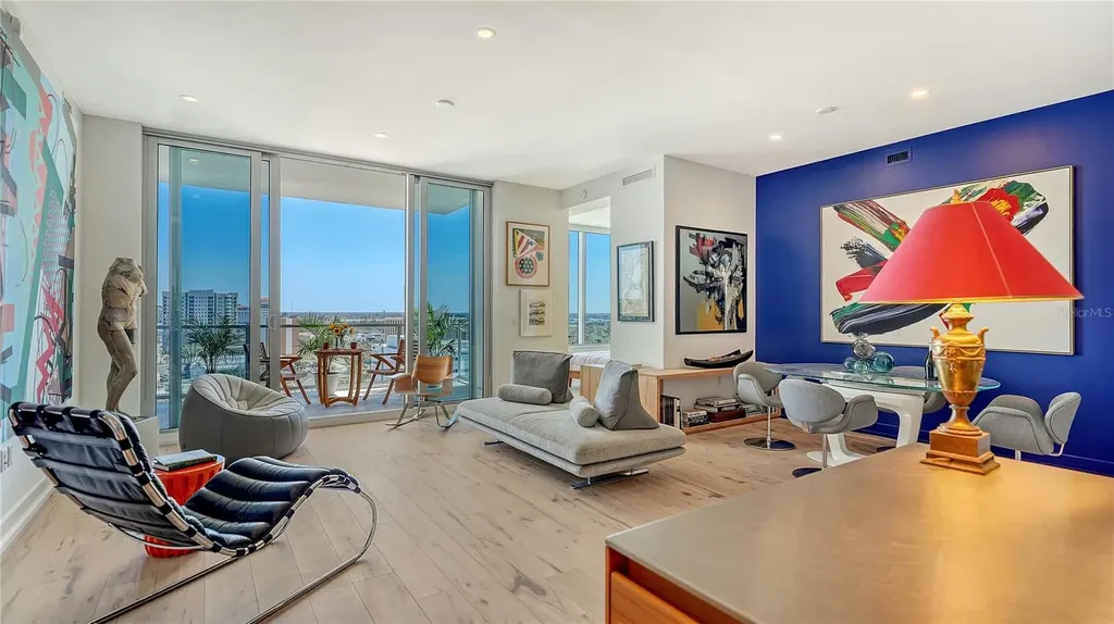 111 S Pineapple Avenue Sarasota FL 34236