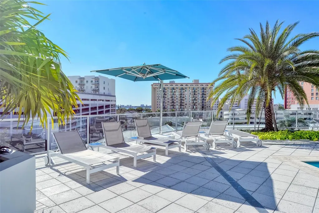 111 S Pineapple Avenue Sarasota FL 34236