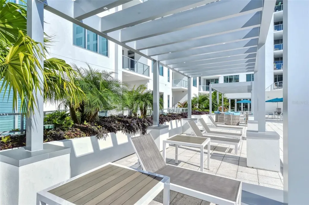 111 S Pineapple Avenue Sarasota FL 34236