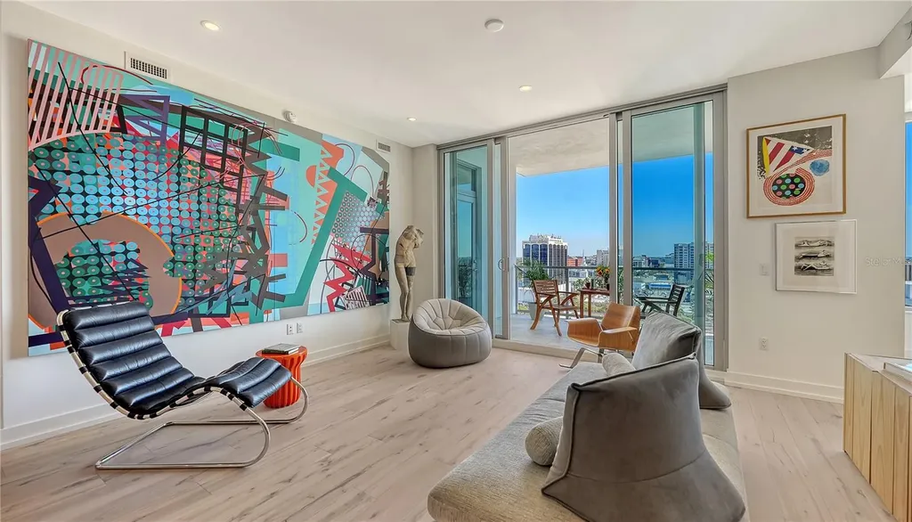 111 S Pineapple Avenue Sarasota FL 34236