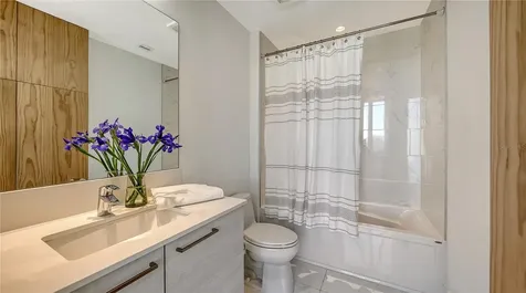 111 S Pineapple Avenue Sarasota FL 34236