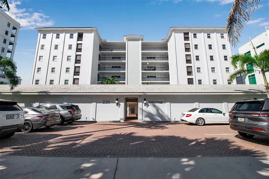 226 Golden Gate Point Sarasota FL 34236