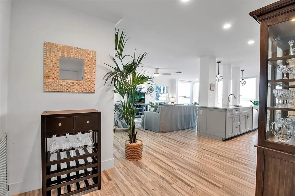 226 Golden Gate Point Sarasota FL 34236